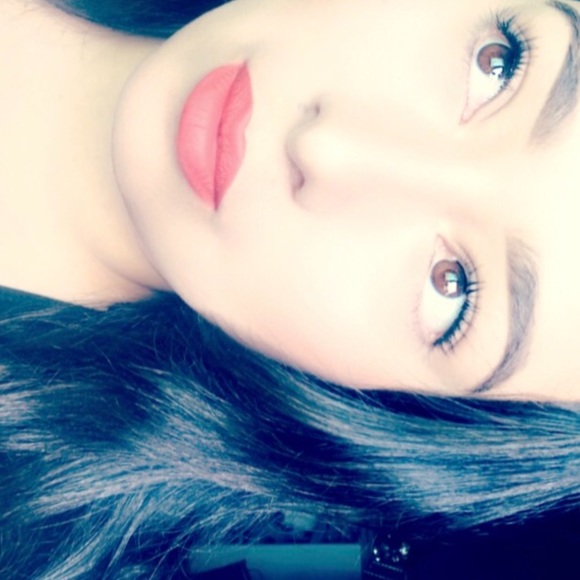 Meet your Posher, Elena - Picture 1 of 1